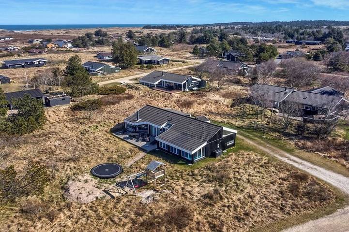 Ferienhaus für 10 Personen, mit Terrasse und Pool sowie Sauna