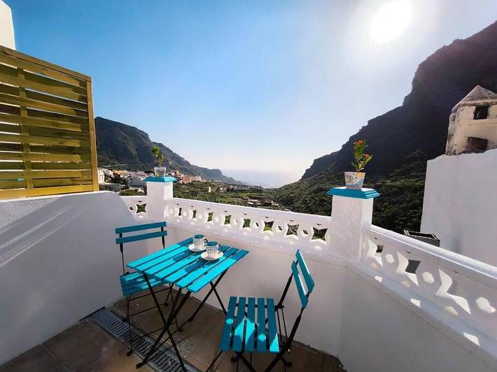 Gîte pour 2 personnes, avec terrasse et vue dans Tamaimo