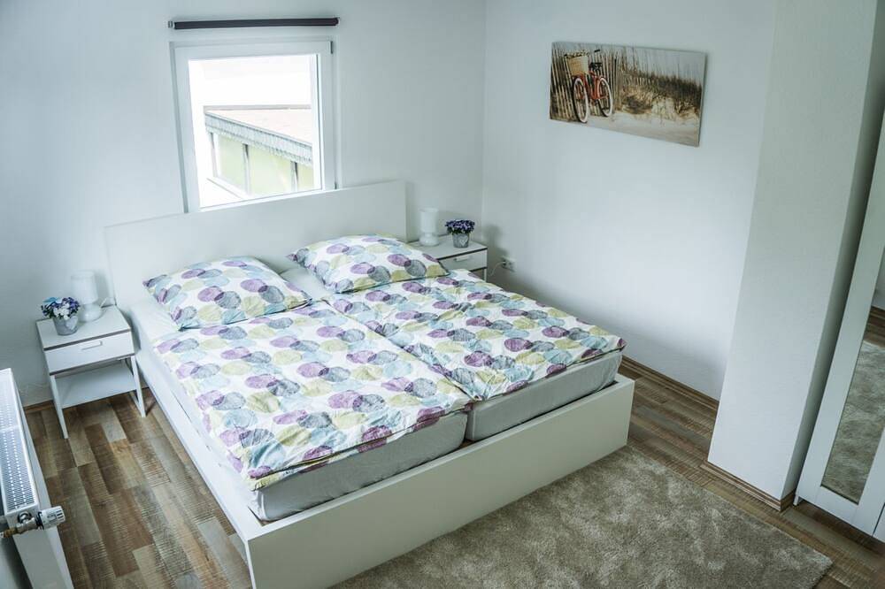 Ferienhaus für bis zu 6 Personen mit großem Garten und Spielplatz in Seligenstadt, Landkreis Offenbach