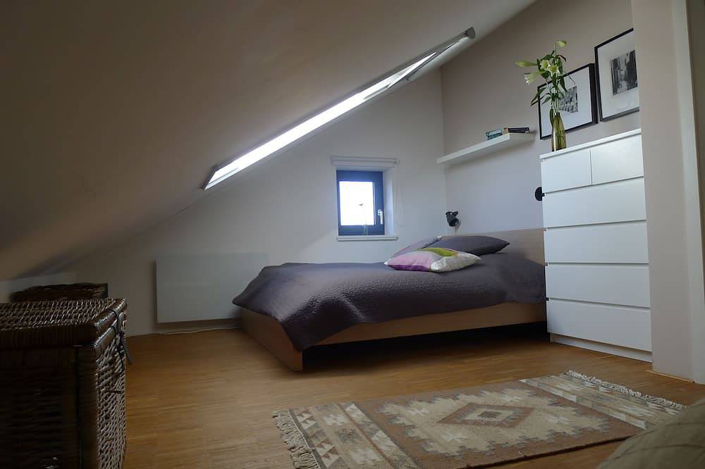 Großzügiges Ferienhaus mit Privatstrand, offenem Kamin & Sauna direkt am See in Löbnitz, Nordsachsen