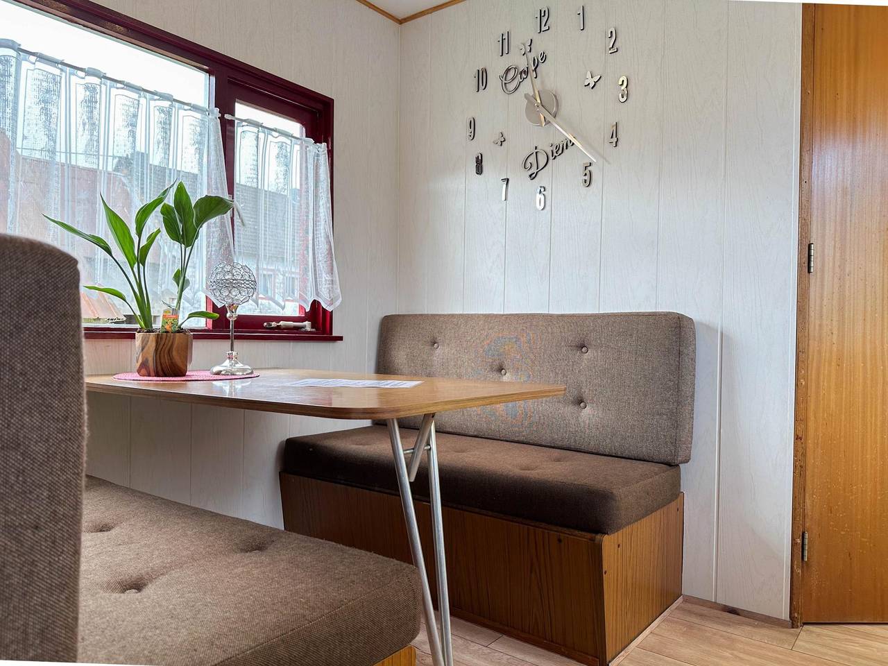Fijn chalet bij een levendige bistro en pool, foto 8