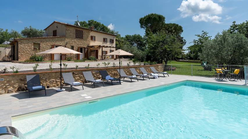 Casa vacanza per 10 persone, con Idromassaggio e Terrazza nonché Giardino a Pomarance