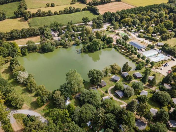 Location de vacances pour 5 personnes, avec terrasse ainsi que bassin pour enfant et piscine à Baguer-Pican - 4