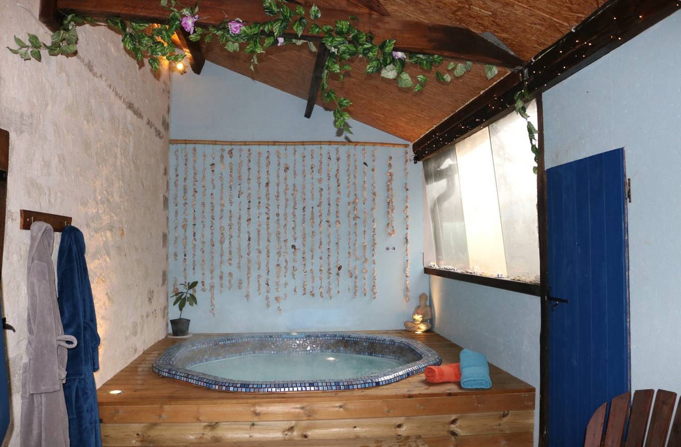 Chambres d'hôtes L'Autre Monde - Chambre Plénitude + Joie in Faverolles, Vallée de la Loire