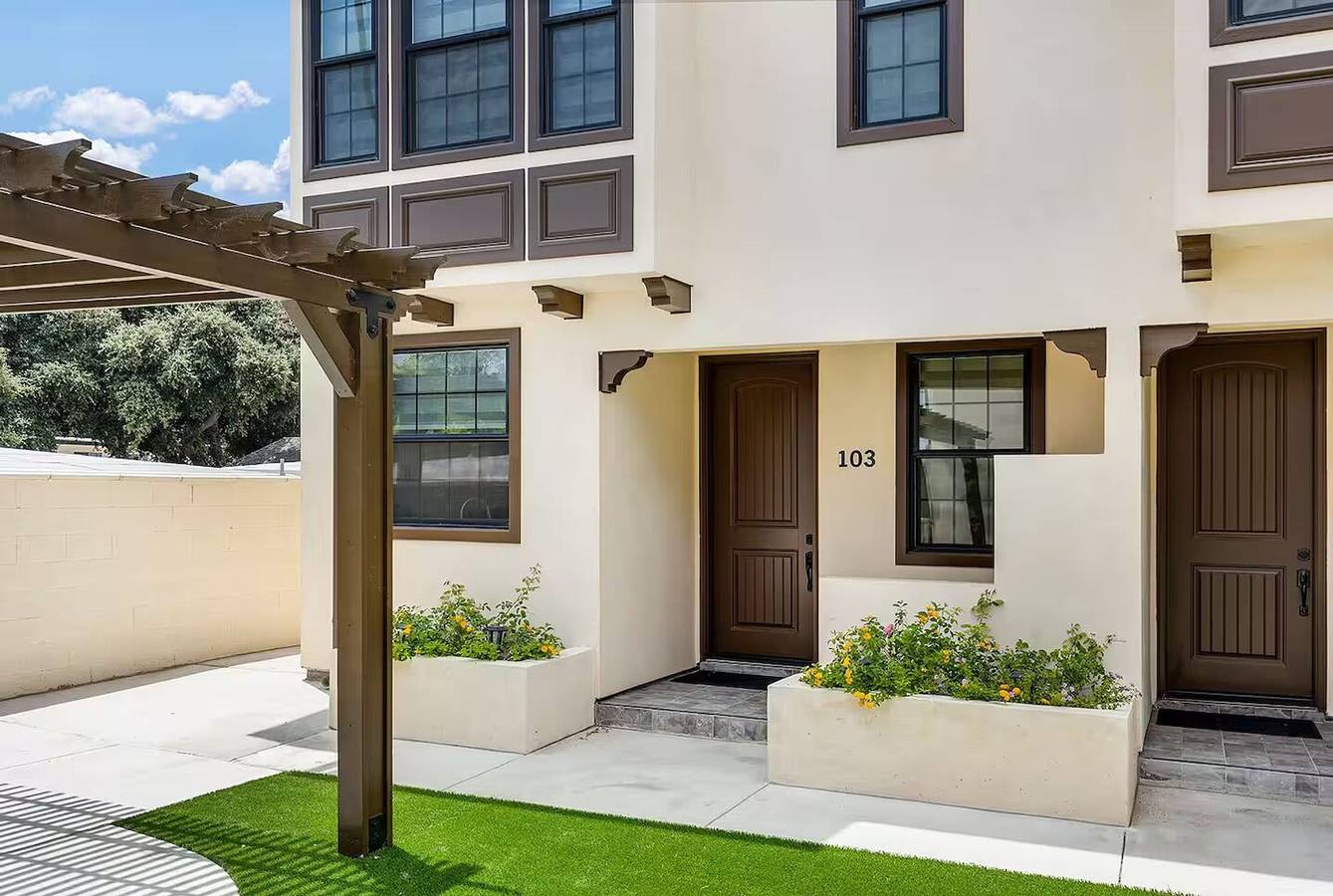 Vacation Rental for 6 Guests in Pasadena, Los Angeles County