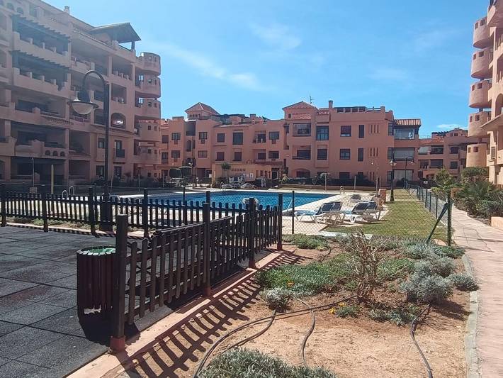 Ferienwohnung für 6 Personen, mit Balkon/Terrasse und Garten sowie Pool in Almerimar