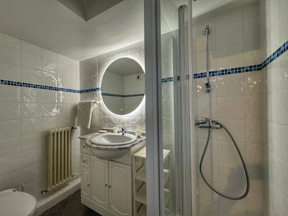 Single Room with Bathroom in Saint-Jean-Pied-de-Port, Région de Bayonne