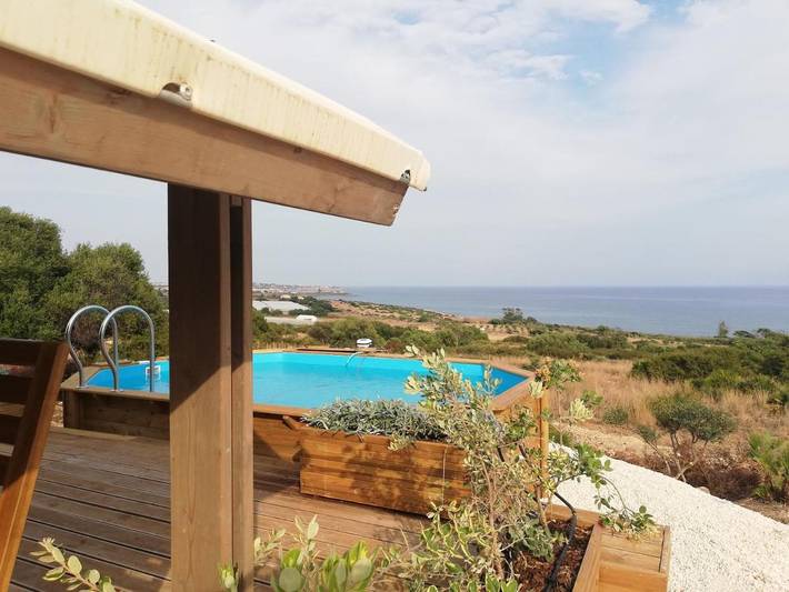 Camping für 5 Personen, mit Terrasse und Garten sowie Pool und Ausblick auf Sizilien