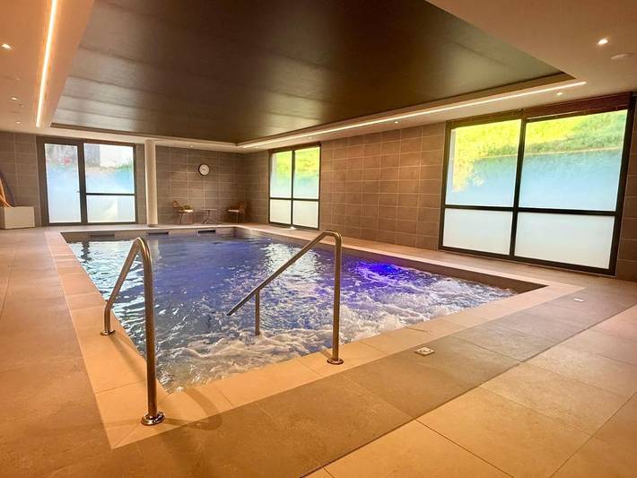Appart’hôtel pour 2 personnes, avec Balcon et Terrasse ainsi que Jacuzzi et Jardin