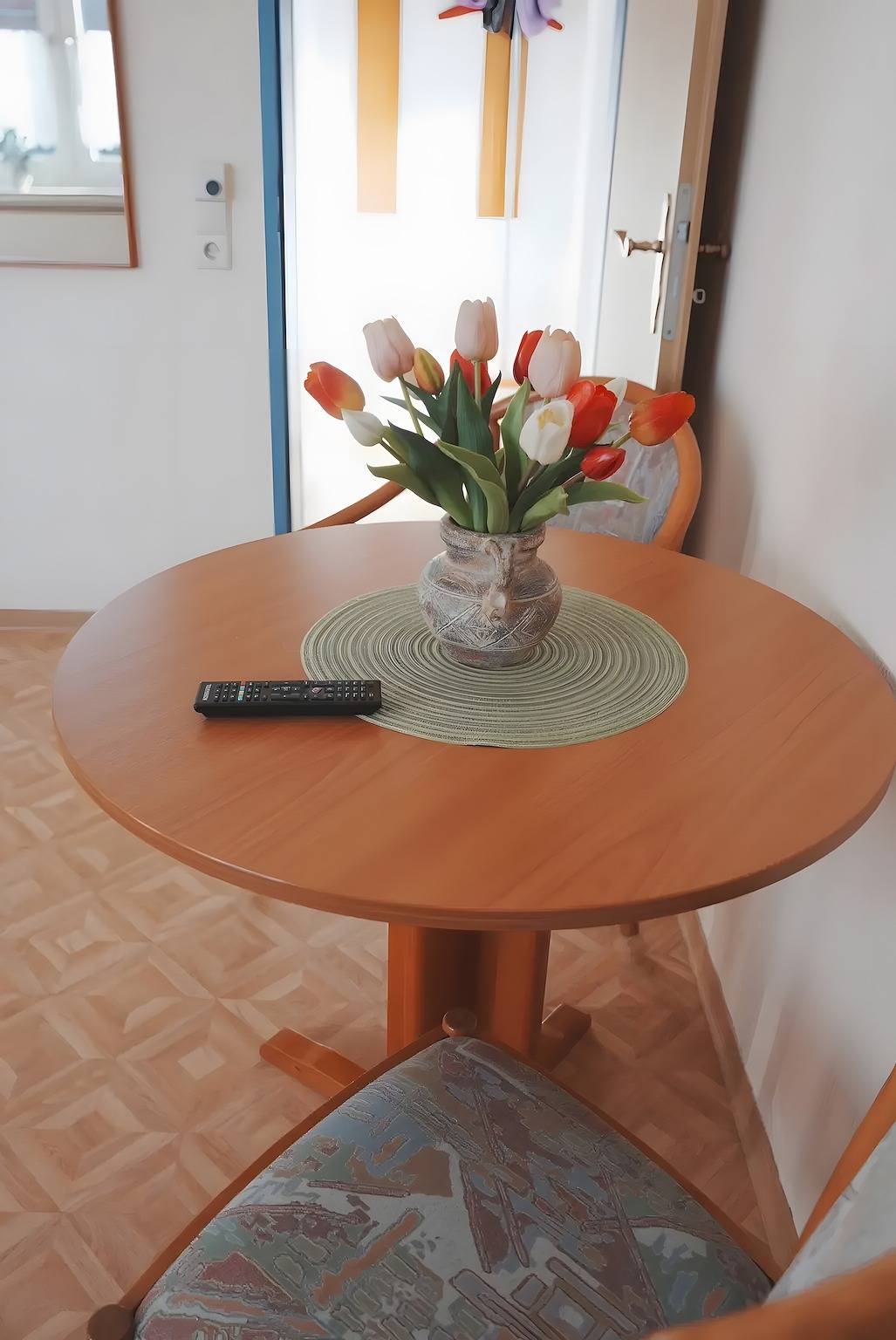 Zimmer 'Doppelzimmer 5 Gästehaus' mit gemeinsamer Terrasse und Wlan in Neßmersiel, Dornum