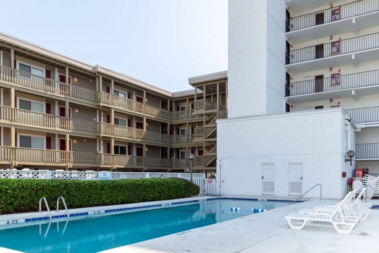 Entire apartment, Ocean Towers in Ocean Drive Beach, North Myrtle Beach