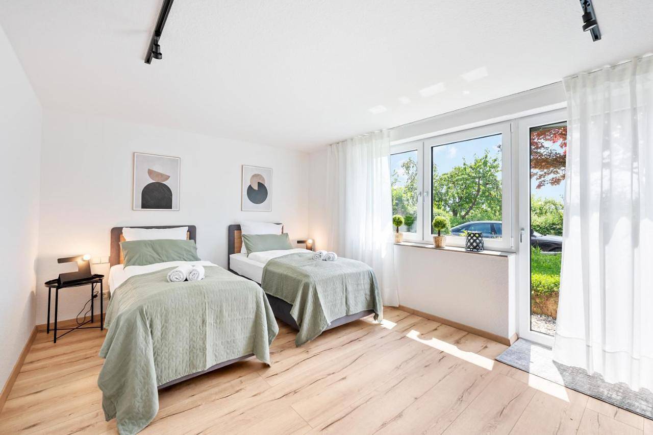 Ganze Wohnung, Moderne 2-Zimmer-Wohnung mit Terrasse & Talblick in Bietigheim-Bissingen, Kraichgau