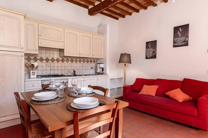 Hel lägenhet, 'Vicolo del Corso - Duomo' Apartment with Shared Terrace and Wi-Fi in Massa Marittima, Grosseto provins