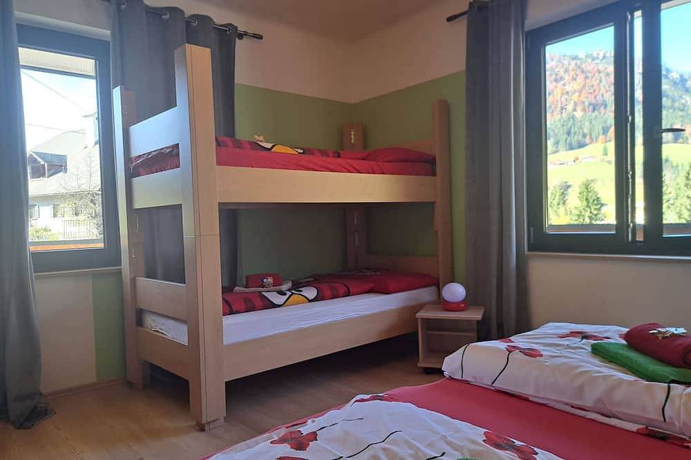 Ganze Wohnung, Schöne Wohnung für 6 Gäste mit Terrasse und Haustiere erlaubt in Salzkammergut-Berge, Rußbach am Paß Gschütt