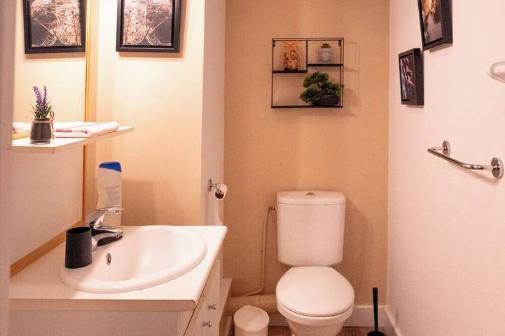 Ganze Wohnung, Cosy T2 apartment in the center of France's favorite village in Rochefort-en-Terre, Vannes und Umgebung