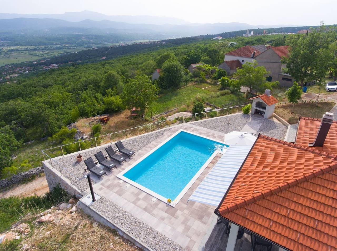 Villa Toni in Imotski, pool, private parking in Imotski, Makarska Riviera