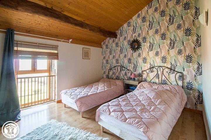 Location de vacances pour 6 personnes, avec jardin et balcon à Mareugheol - 2