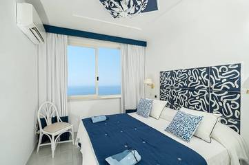 Villa for 4 Guests in Positano, Amalfi Coast, Picture 1