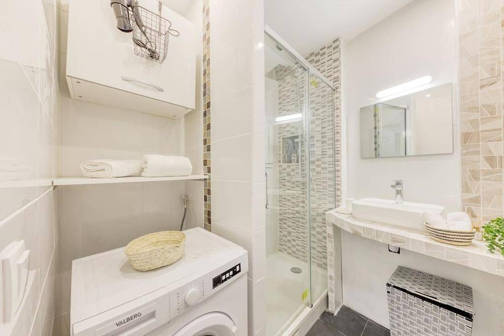 Appartement entier, Centre de Paris à 10min, gare à 2 min à pieds, Parking privé gratuit in Choisy-le-Roi, Val-de-Marne