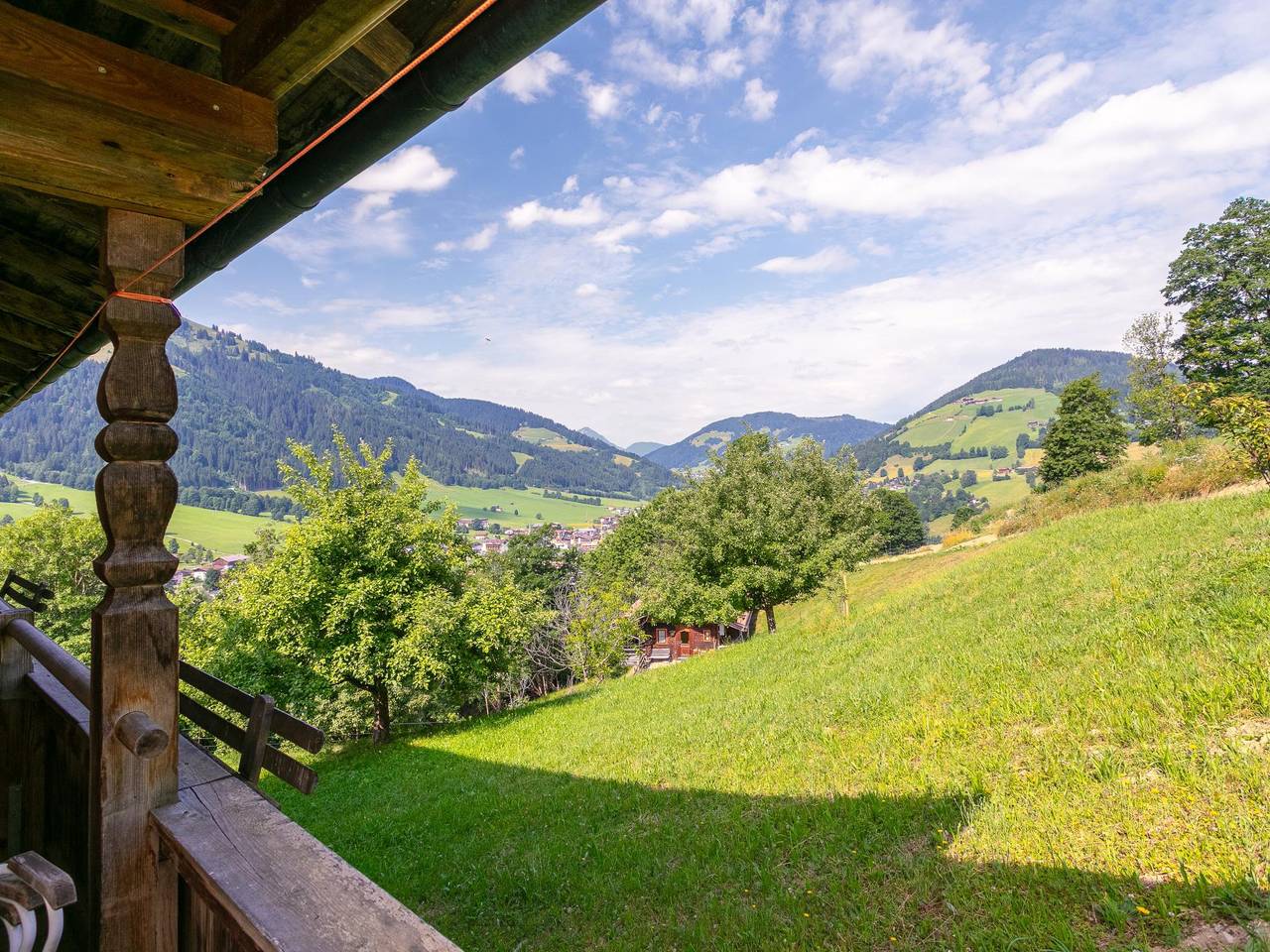 Ganze Wohnung, Urige Ferienwohnung in Panoramalage mit Garten in Hopfgarten im Brixental, Kaisergebirge