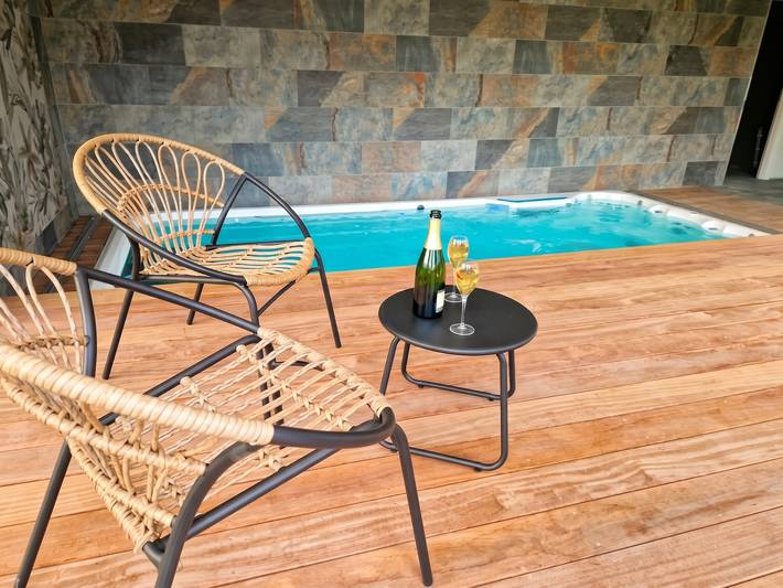 Location de vacances pour 4 personnes, avec Jacuzzi et Terrasse ainsi que Jardin et Sauna à Saint-Omer