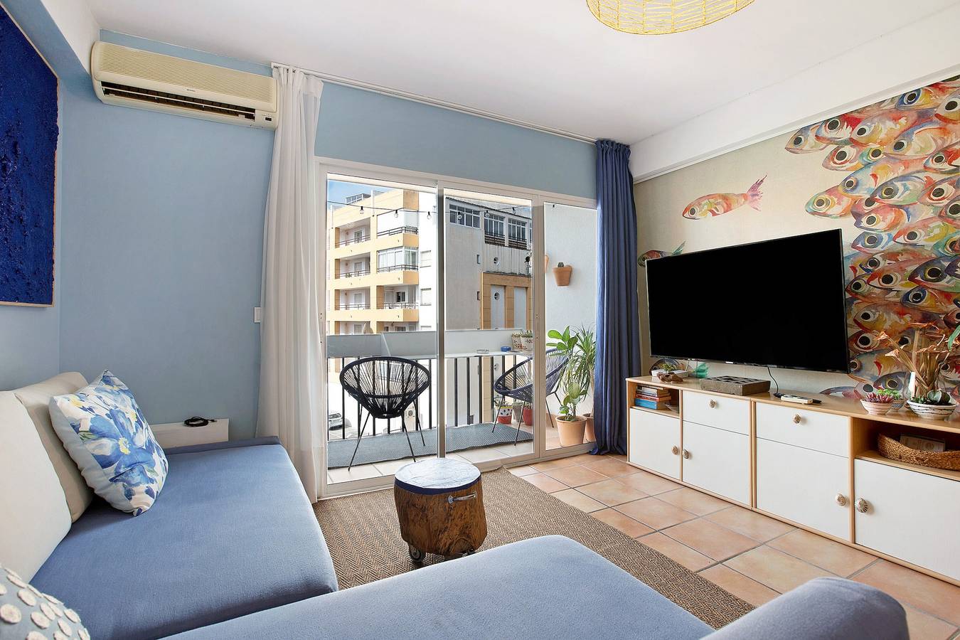 Appartement entier, Appartement de vacances "Blue Fish" avec piscine partagée, terrasse privée et Wi-Fi in Benalmádena Costa, Benalmádena