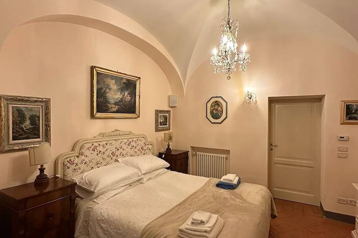 Appartement entier, Il Bell'Arco | Historic Tuscan Apartment for Wine Lovers, with a Sunset Terrace in Massa Marittima, Province de Grosseto
