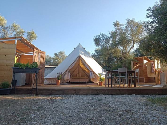 Camping für 5 Personen, mit Garten und Terrasse in Griechenland
