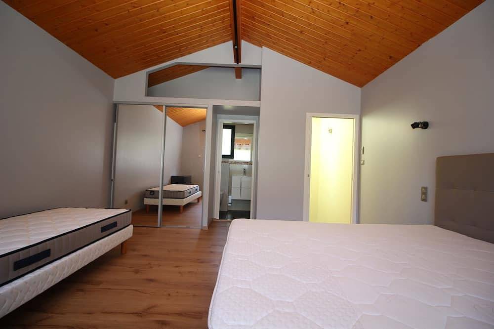 Belle Villa Contemporaine Proche Randonnée Et Station De Ski in Val-de-Sos, Parc naturel régional des Pyrénées ariégeoises