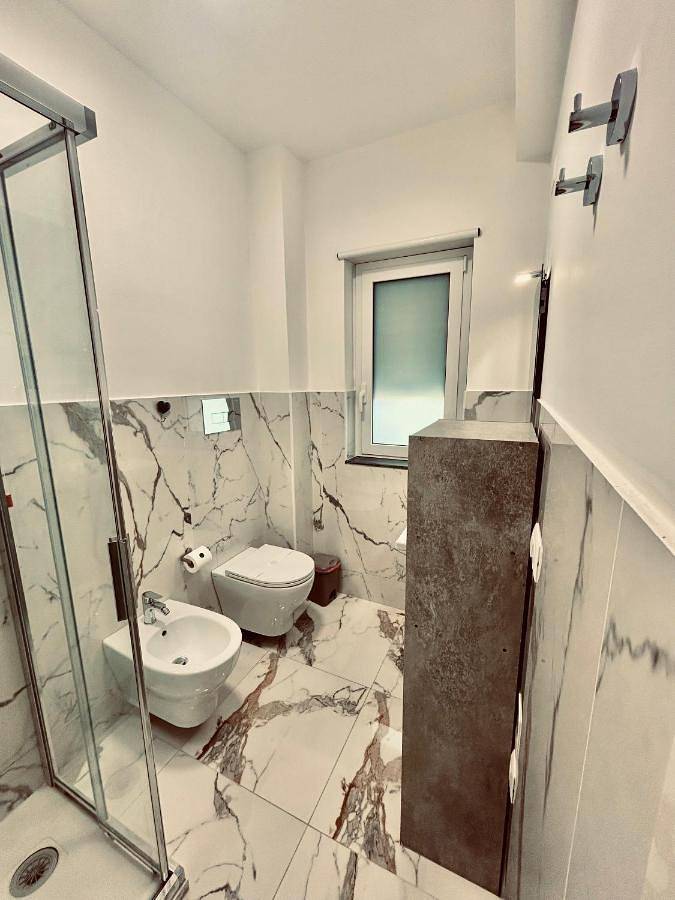 Chambre d’hôte pour 2 personnes, avec balcon ainsi que vue et piscine à Milazzo - 4