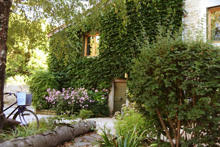 Gîte pour 2 personnes, avec Jardin à Villemotier