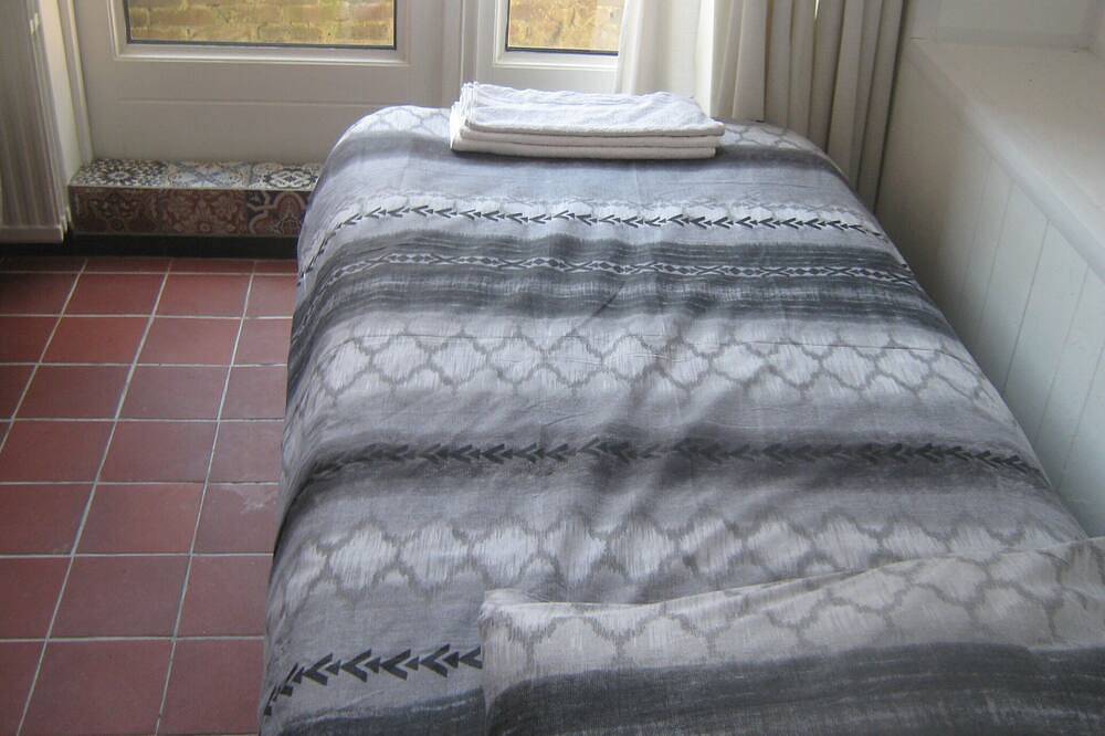 House Rumpen 10 single beds 7 bedrooms with warm and cold water Brunssum in Brunssum, Parkstad Limburg
