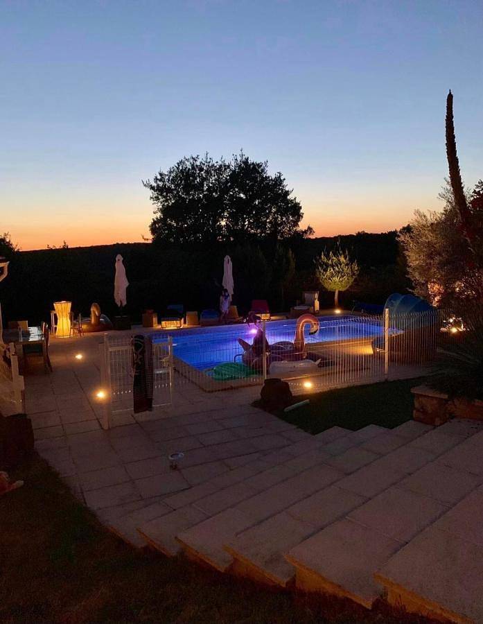 Location de vacances pour 11 personnes, avec terrasse ainsi que piscine et vue, animaux acceptés à La Bruguière - 3