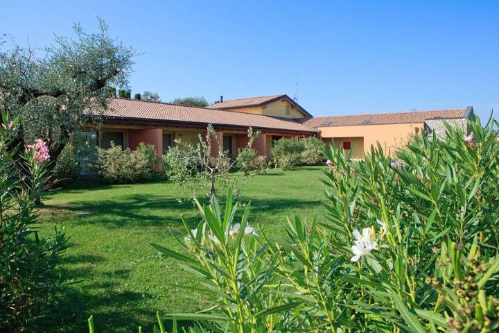 Alloggio in famiglia per 2 persone, con Terrazza e Giardino nonché Piscina e Sauna a Bardolino