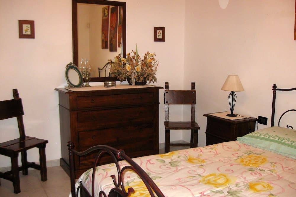 Casa con acceso directo al mar - Porto Pino in Playa de Porto Pino, Porto Pino