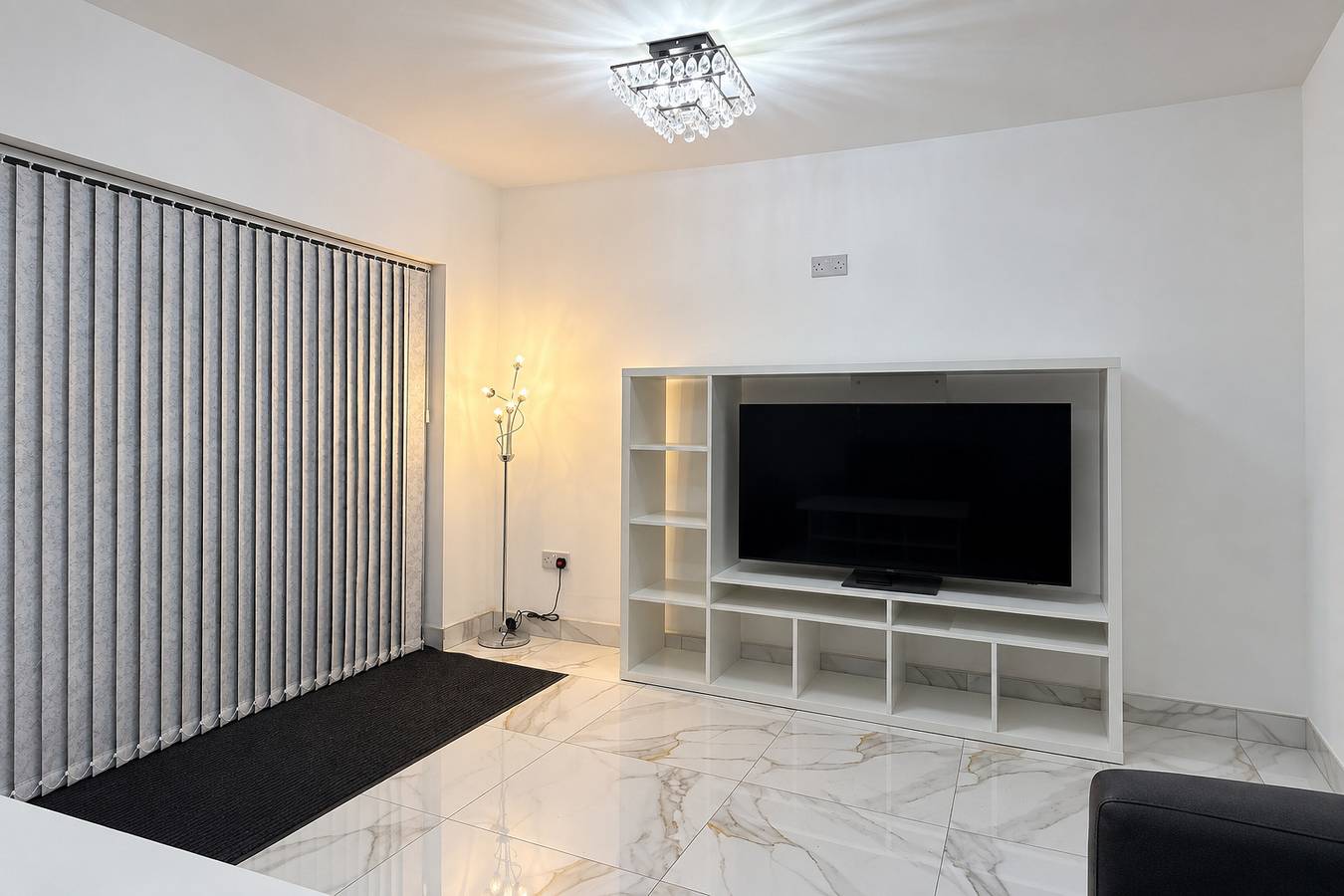 Cardiff 5-Bed House, Sleeps 13 w/ Parking & Garden in Cardiff, Cardiff region