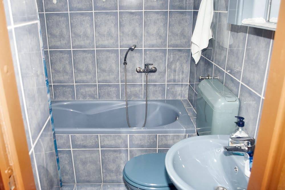 Ganze Wohnung, Homerez - Meerblick-Apt in Prvić Luka in Prvić Luka (Kroatische Adria), Prvić Luka