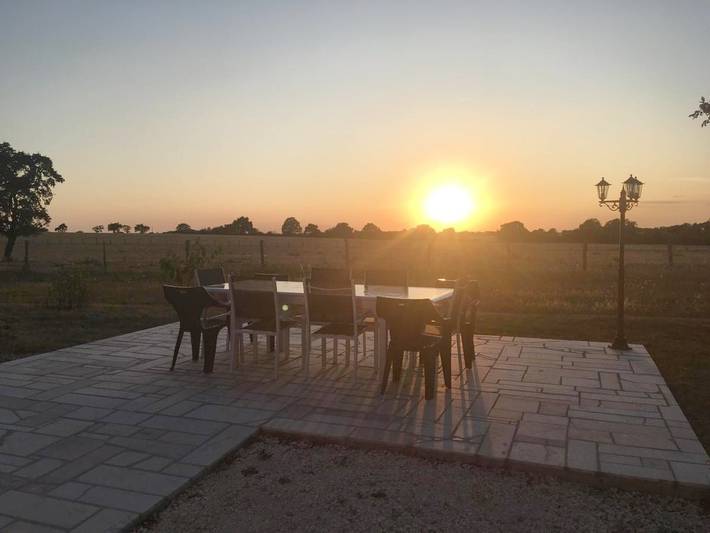 Location de vacances pour 10 personnes, avec Terrasse ainsi que Jardin et Vue à Saint-Martin-sur-Ouanne