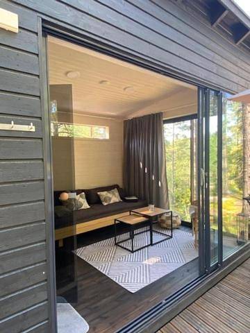 Gîte pour 2 personnes, avec sauna et jacuzzi ainsi que jardin et terrasse à Espoo