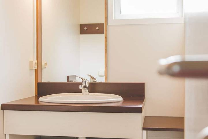 Gîte pour 6 personnes, avec piscine ainsi que terrasse et jardin, animaux acceptés à Beynat - 4