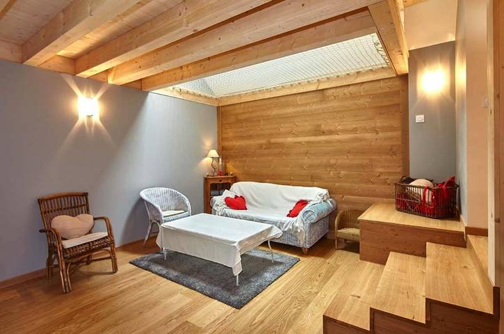 Gîte pour 2 personnes, avec Terrasse et Jacuzzi ainsi que Jardin et Vue à Attignat-Oncin