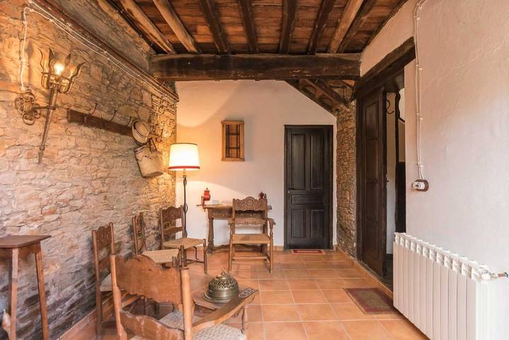 Casa rural para 13 personas, con terraza además de vistas y piscina en El Bierzo - 2