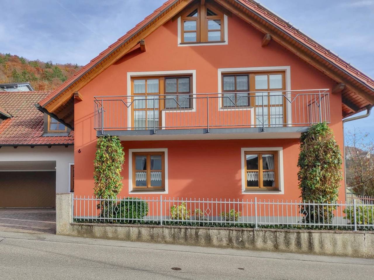Appartamento intero, Spacious apartment in Riedenburg with balcony in Riedenburg, Altmuhltal
