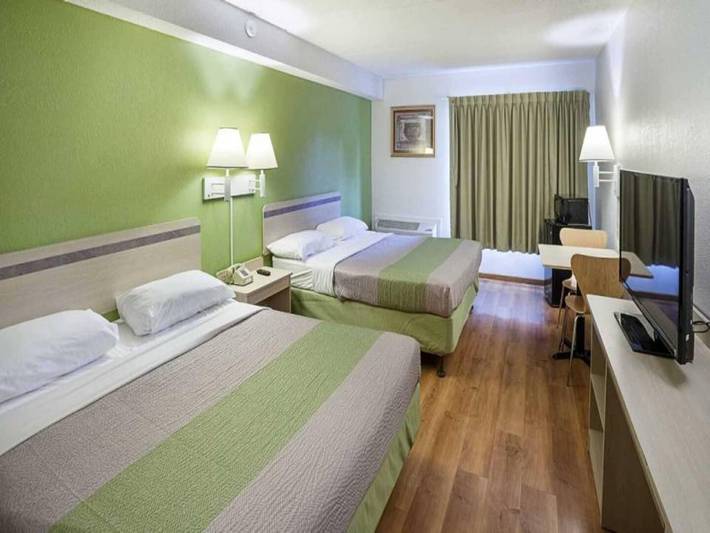 Apartamento entero, 2 camas matrimoniales | No fumadores, mininevera in Condado de Broome
