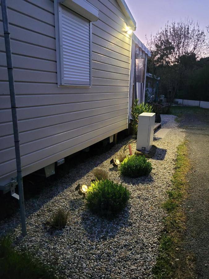 Parc de vacances pour 6 personnes, avec sauna ainsi que jardin et piscine en Charente-Maritime - 3