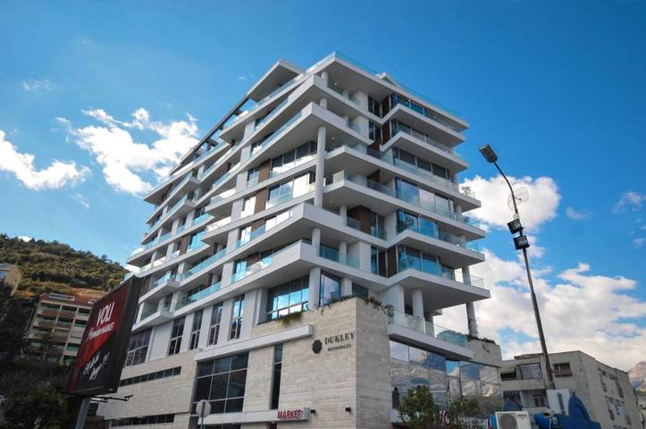 Ferienwohnung für 4 Personen, mit Terrasse und Ausblick, mit Haustier in Budva