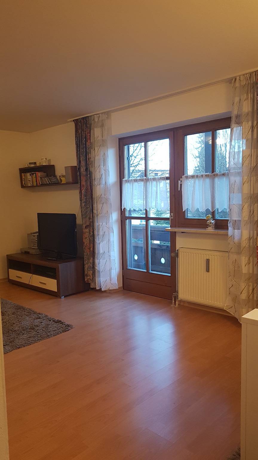Ganze Ferienwohnung, Agentur Bergblick - Ferienwohnung A10 bis 4 Personen, sep. Schlafzimmer, Balkon, 60qm in Prien, Prien am Chiemsee