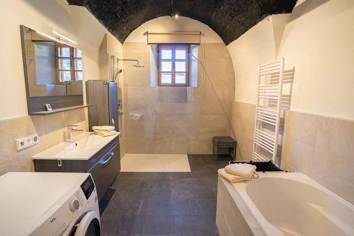 Ganze Ferienwohnung, Appartement mit 2 Schlafzimmern, Garten in Stubaier Alpen, Gschnitz und Umgebung