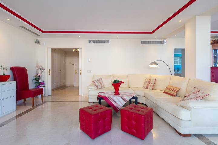 Apartamento inteiro, Apartamento 'Amazing' com vista para o mar, Wi-Fi e ar condicionado in Marbella Centro, Marbella