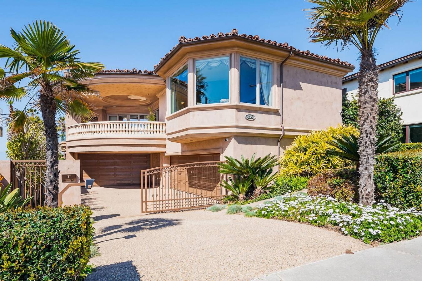 B5368 Crystal Shores Villa in Pacific Beach, San Diego County